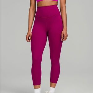 BASE PACE HIGH-RISE CROP 23"